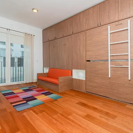 Apartment Warm Ample Space With Wall Beds *
