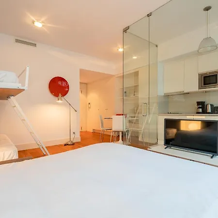 Apartment Warm Ample Space With Wall Beds Lisbon