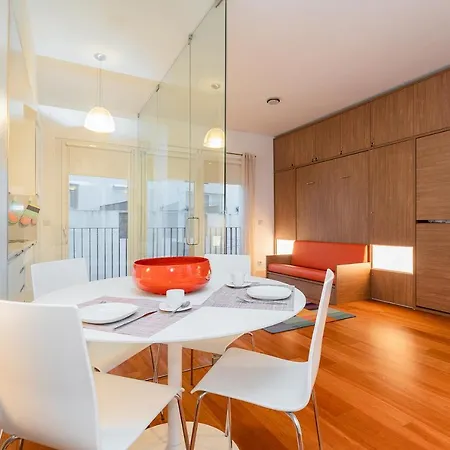Warm Ample Space With Wall Beds