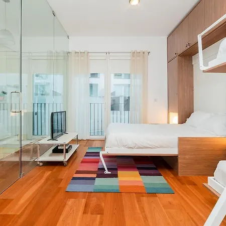 Apartment Warm Ample Space With Wall Beds
